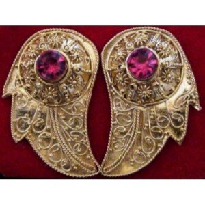 Rumbing Emas (brass ear clips with artificial diamonds)